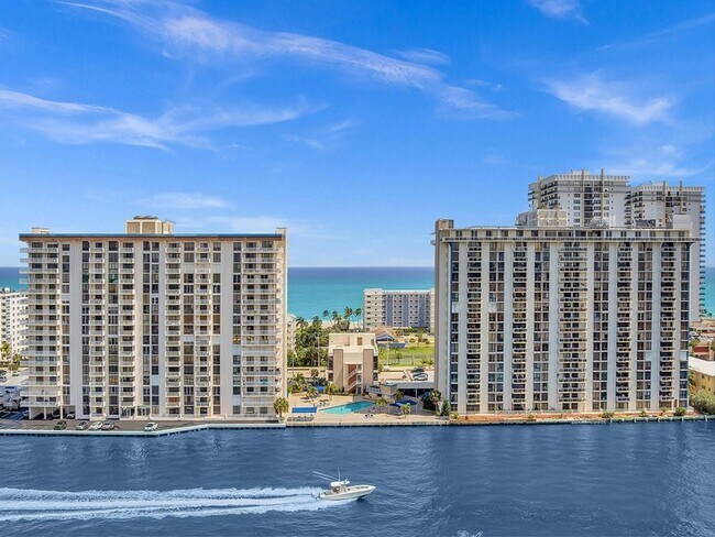 Building Photo - 1600 S Ocean Dr
