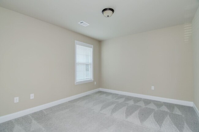 Building Photo - Updated Home in Heart of Evans