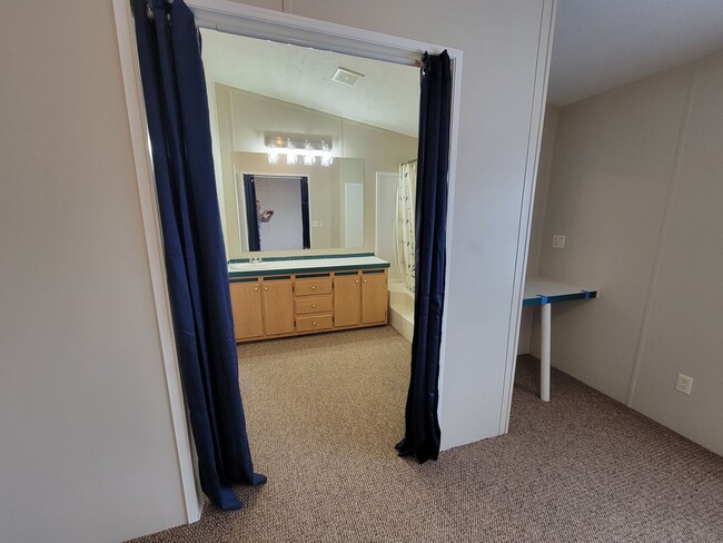 Building Photo - For Rent – 3 Bedroom, 2 Bath Home Near Old...