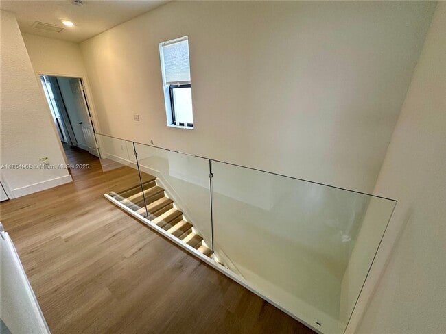 Building Photo - 3449 W 110th St