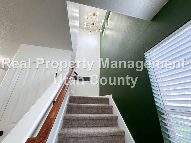 Building Photo - 1849 N Bountiful Wy