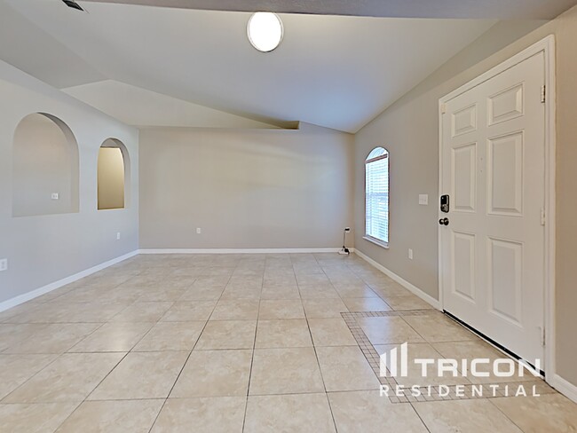 Building Photo - 5332 Abagail Dr