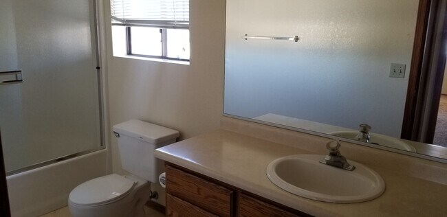 Building Photo - 3181 Sombrero Dr