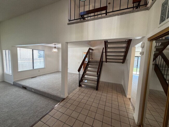 Building Photo - 872 Shellwood Way
