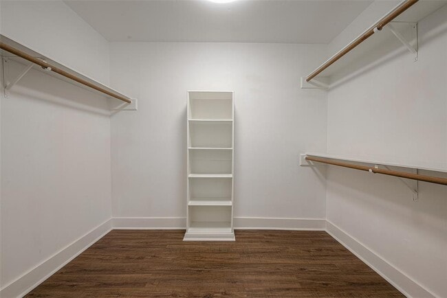 Building Photo - 7910 Litchfield Ln