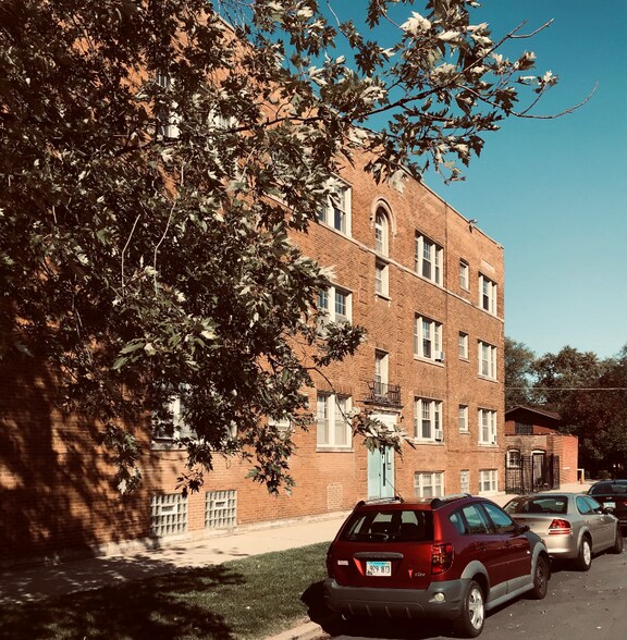 Primary Photo - 106 E 72nd St