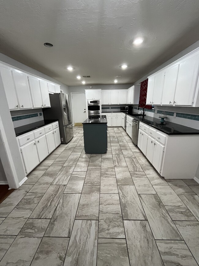 Building Photo - 1601 SW Boyles Landing Rd