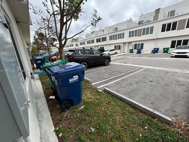 Building Photo - 25814 SW 144th Ct