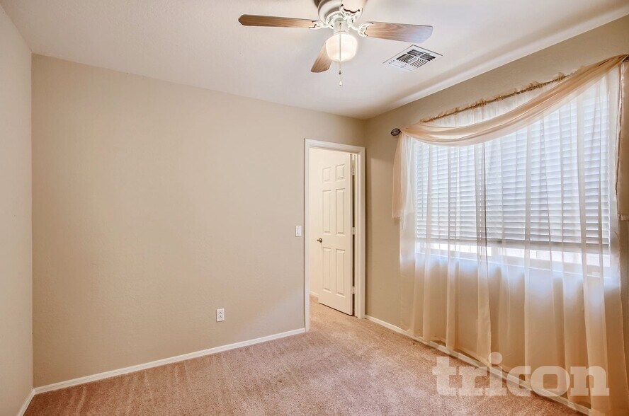 Building Photo - 34113 N Alison Dr