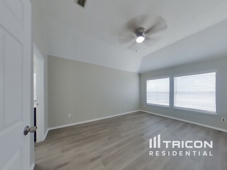 Building Photo - 5619 Indian Hill Dr