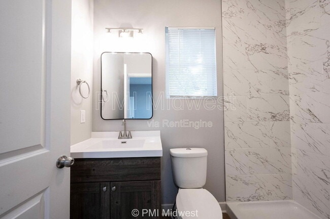 Building Photo - 2845 N Talbott St