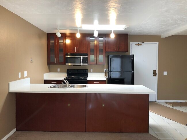 Primary Photo - 8308 Regents Rd