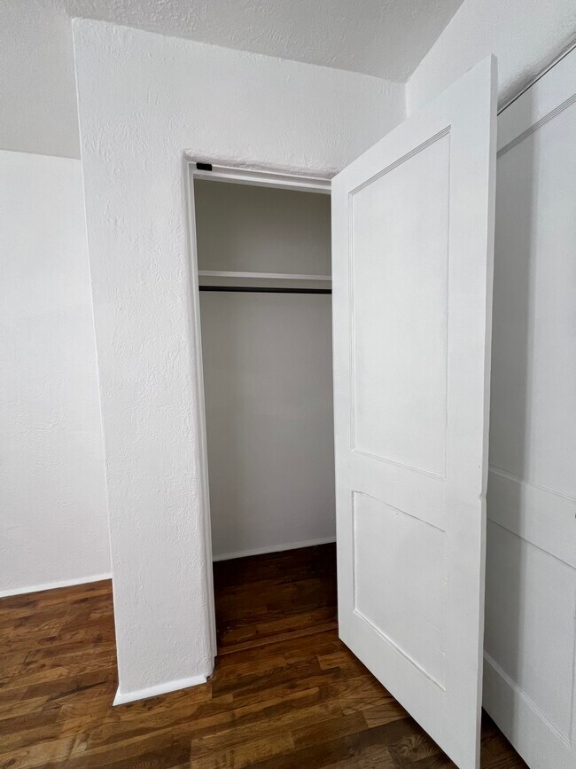 Building Photo - 504 Kathryn Ave