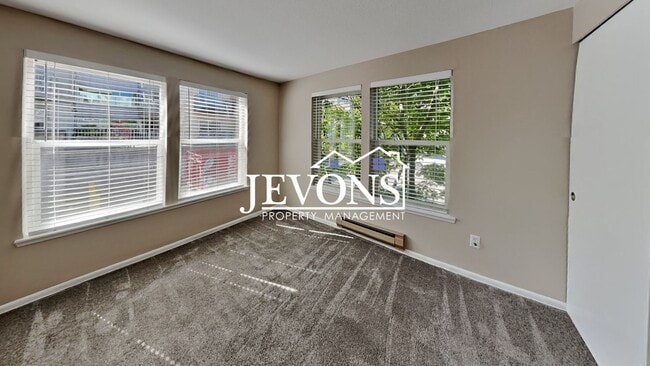 Building Photo - Stunning property in the heart of Seattle ...