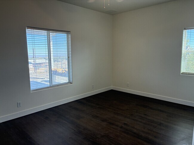 Building Photo - 3080 Lindero St