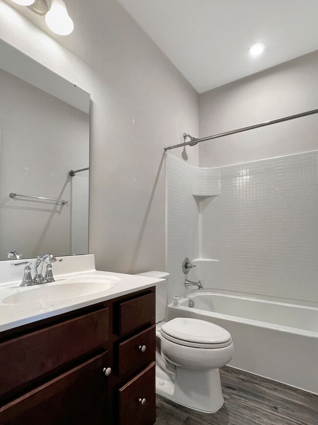 Building Photo - Move-In Ready Townhome with Finished Basem...
