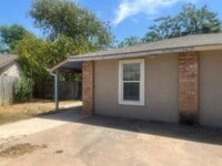 Building Photo - 901 Fieldwood Dr
