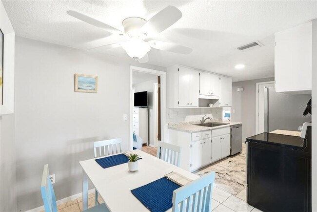 Building Photo - 1008 Heron Ct