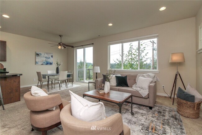 Building Photo - 6989 134th Ct SE