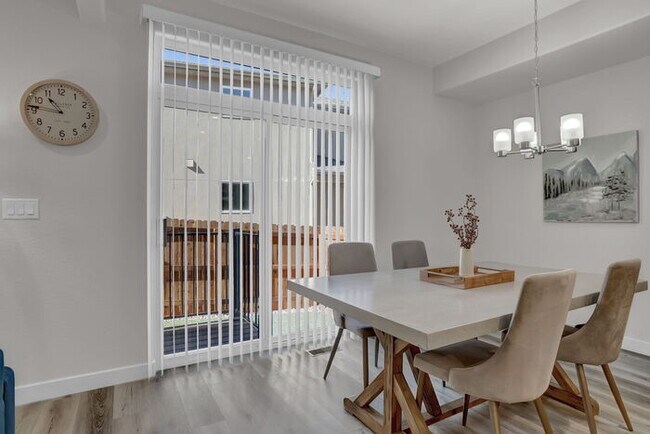 Building Photo - 3719 Venice Grove