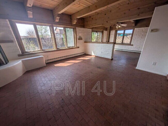 Building Photo - 2646 Floral Rd NW