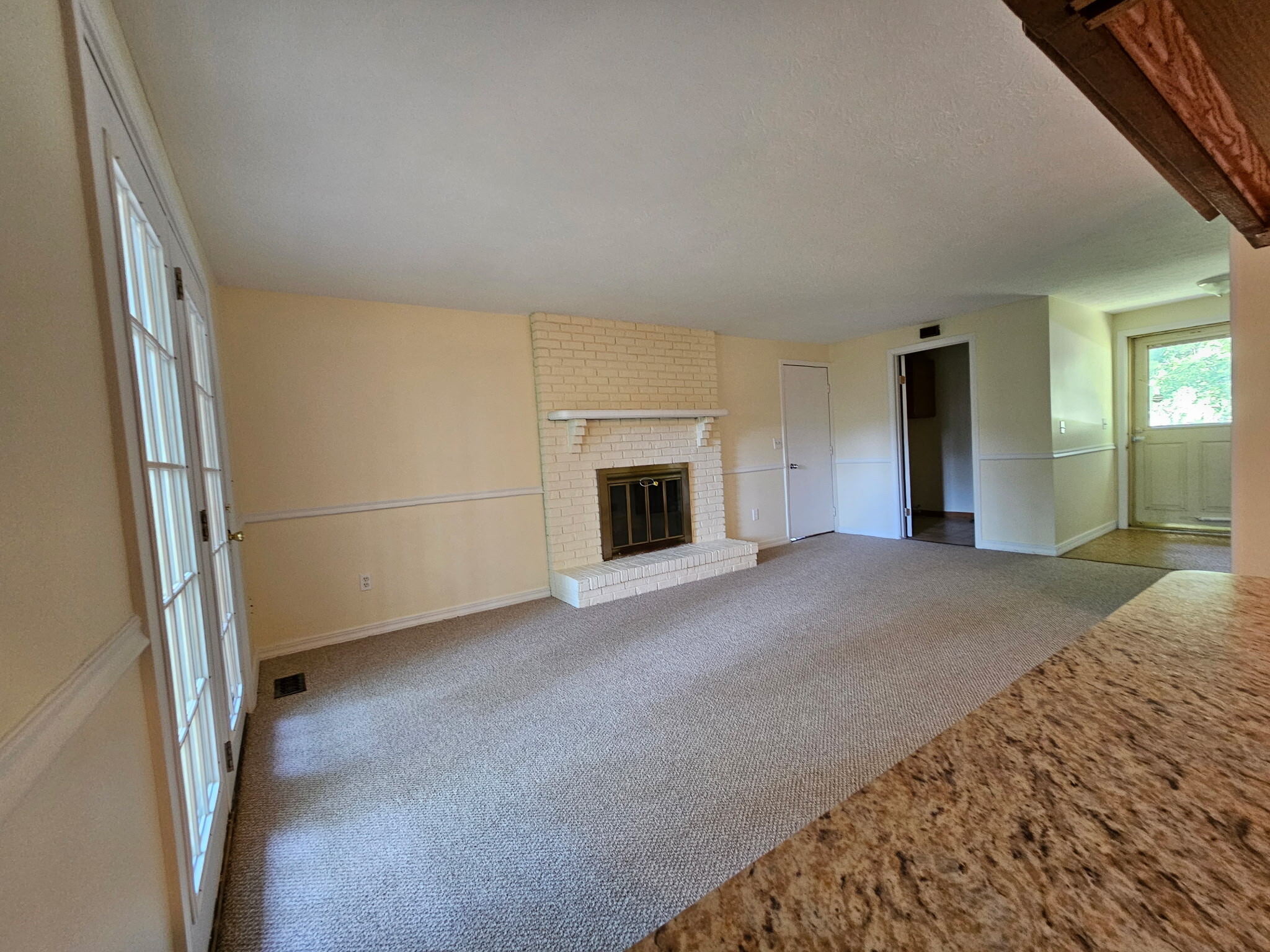 Building Photo - 17073 Drake Rd
