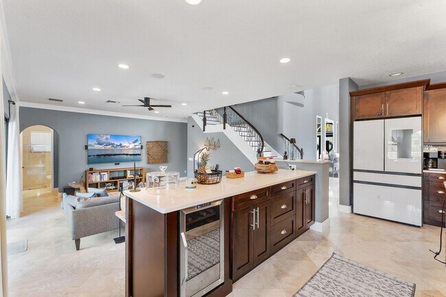 Building Photo - 9173 Delemar Ct