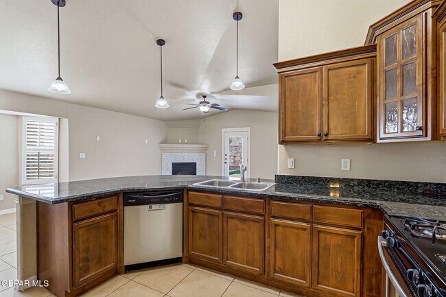 Building Photo - 14124 Honey Point Dr
