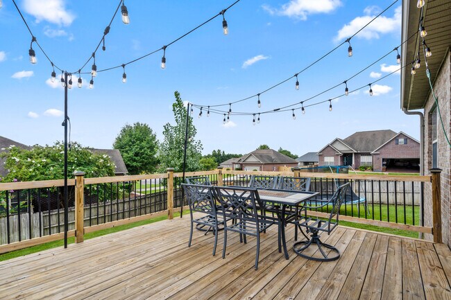 Building Photo - 730 Lime Ln