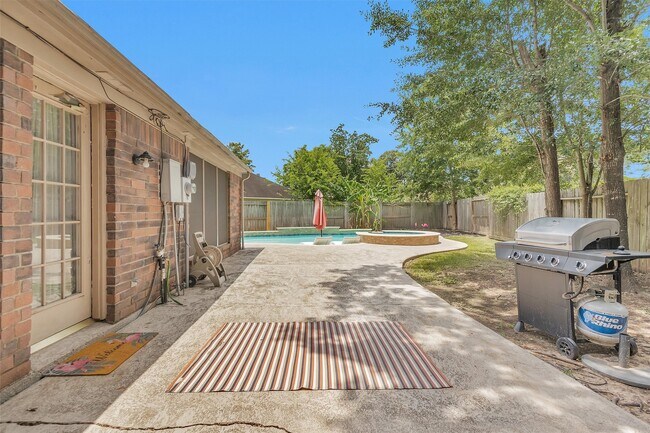 Building Photo - 16042 Glenbrook Knoll Ln