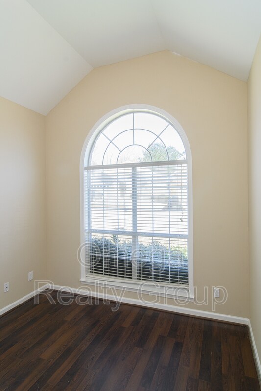Building Photo - 503 Enclave Cir