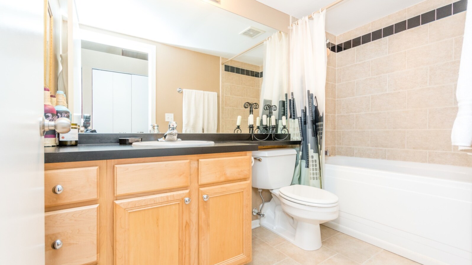 Building Photo - 500 S Clinton St