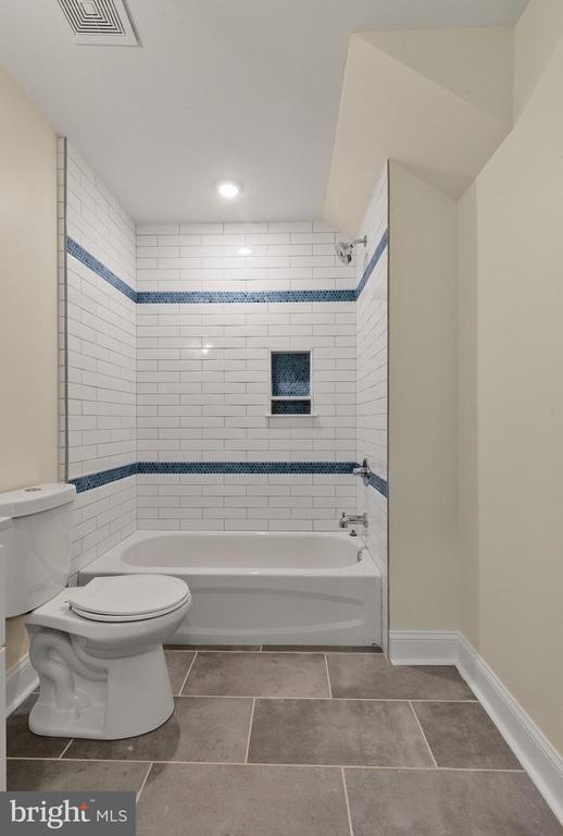 Building Photo - 511 Gorgas Ln