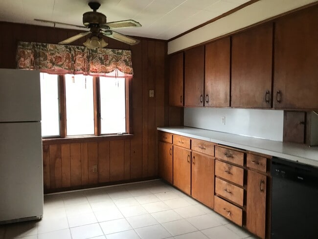 Building Photo - DREAM LOCATION !! LOOKS LIKE PRIVET ROAD !!!