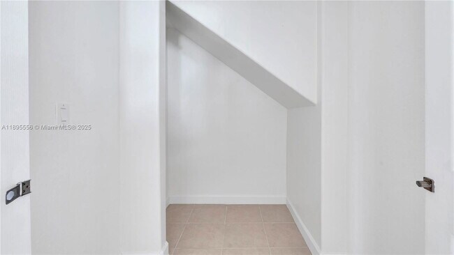 Building Photo - 17994 NW 87th Pl