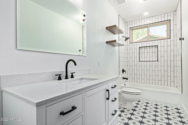Building Photo - 16414 N 48th Way