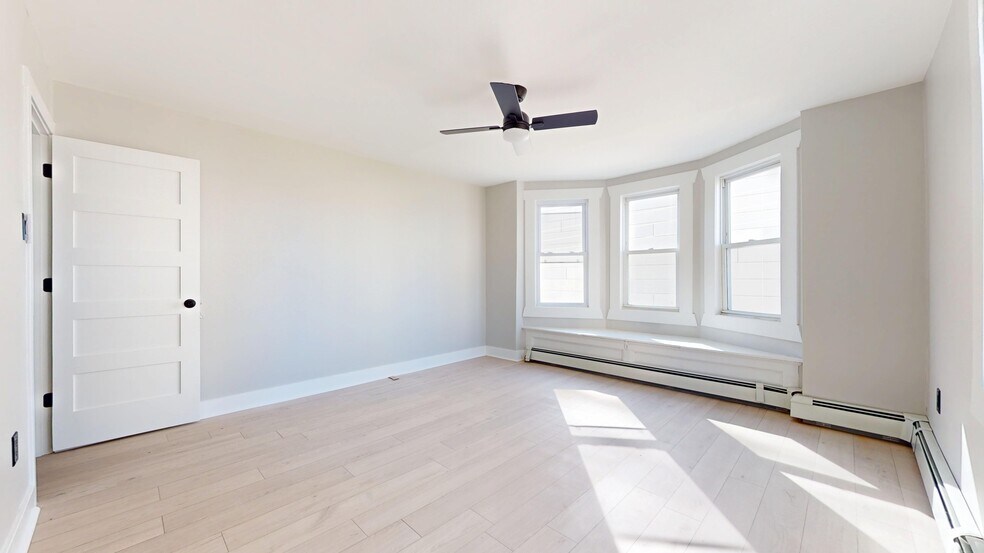 Building Photo - 203 S Metropolitan Ave