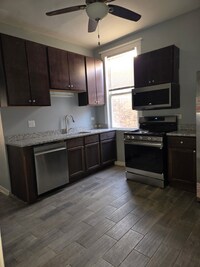 Building Photo - 4910 W Van Buren St