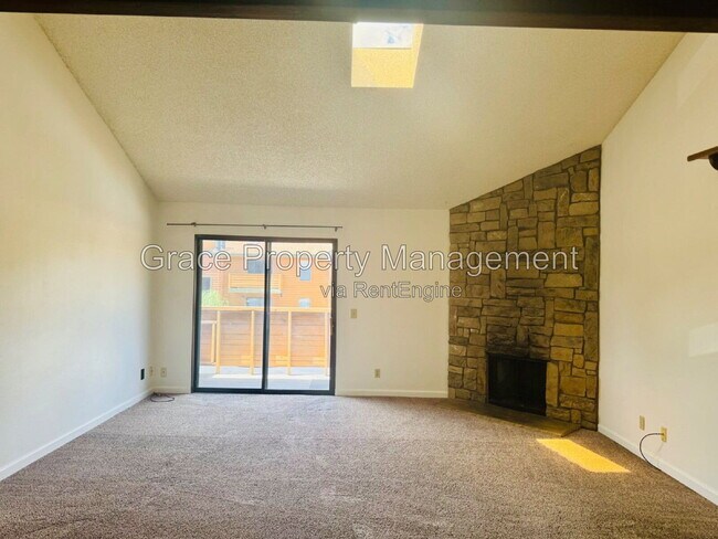 Building Photo - 3275 S Ammons St