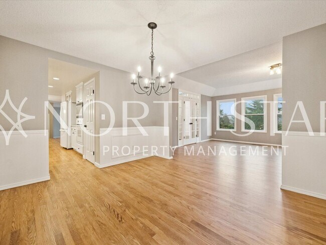 Building Photo - Traditional Home with Views