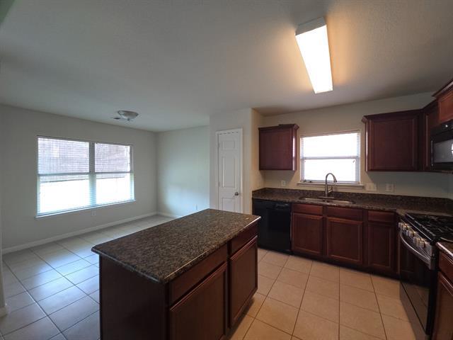 Building Photo - 609 Canoe Way