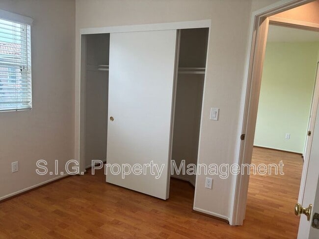 Building Photo - 202 Cancion Way