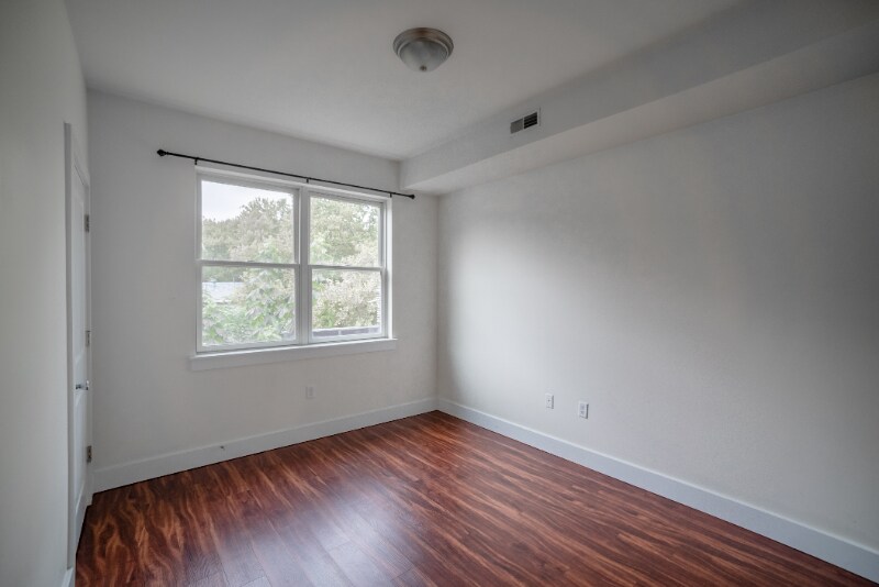 Building Photo - 3518 Spring Garden St