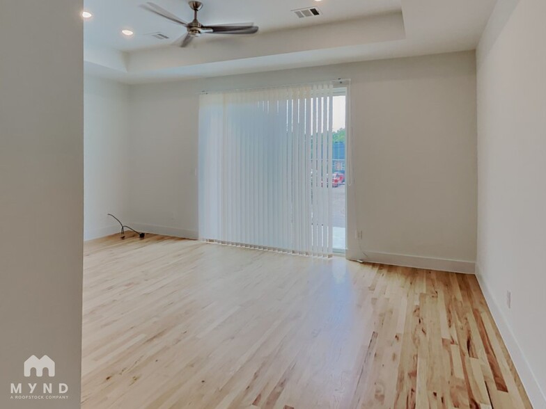 Building Photo - 2345 Vagas St