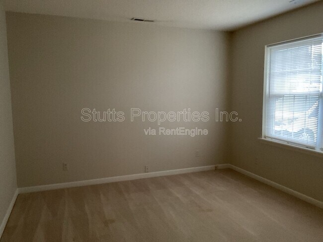 Building Photo - 2511 Evergreen Ave