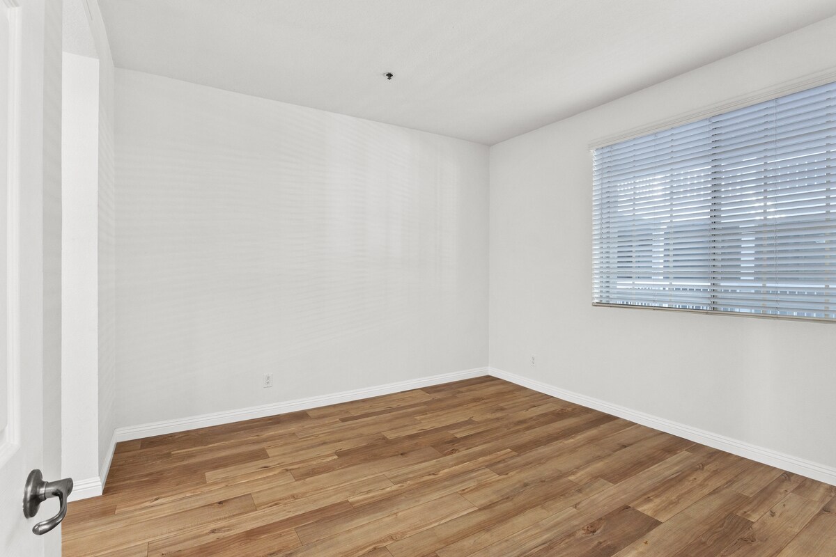Building Photo - 20331 Bluffside Cir