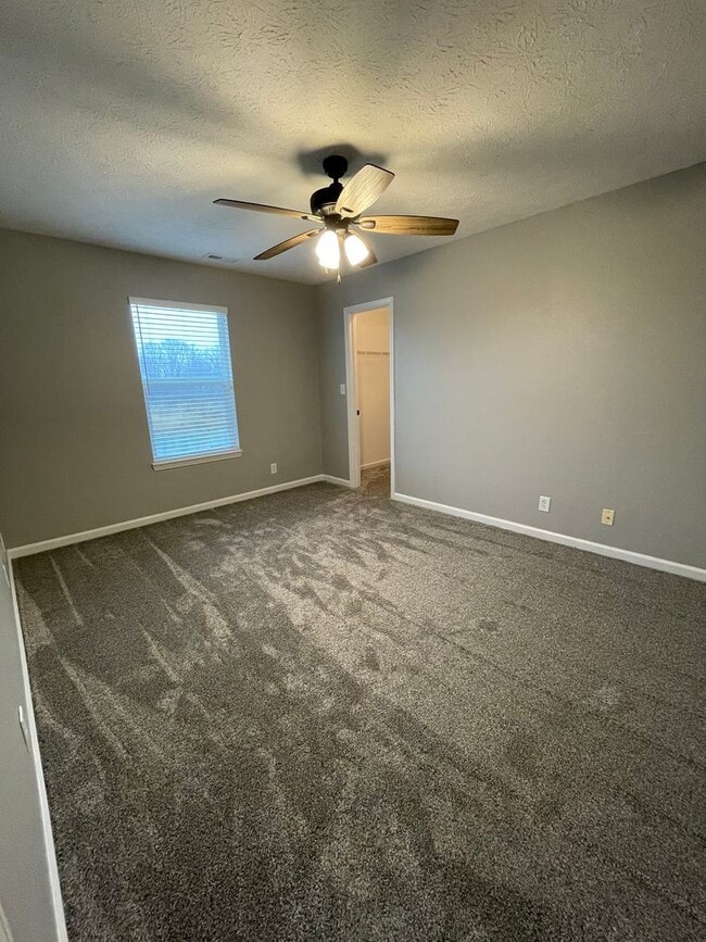 Building Photo - Beautiful 4 Bedroom Single Family Home - Harrison School District