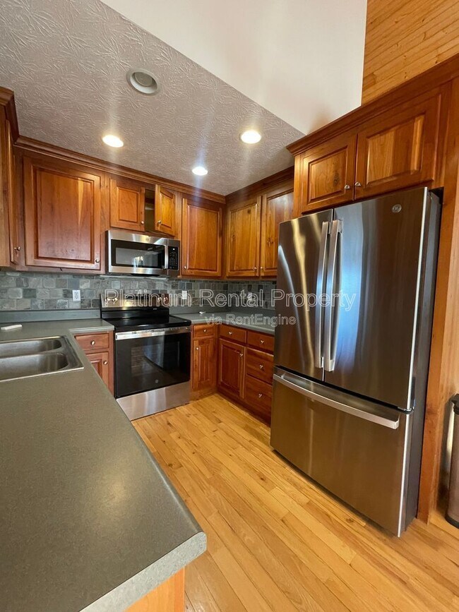 Building Photo - 265 Hound Dog Ln