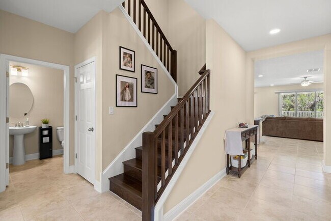 Building Photo - Beautiful Home For Rent in Berry Bay with ...