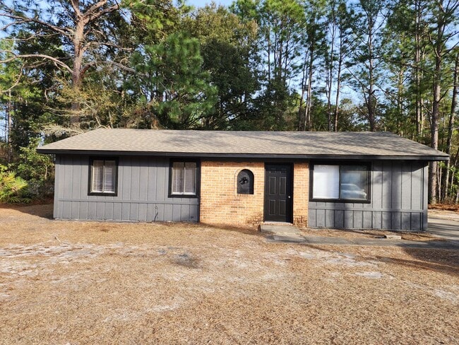 Building Photo - 1108 Kelly Dr